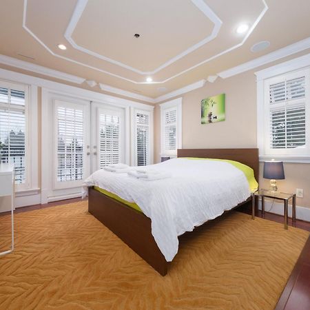 Oakridge Luxury Homestay Ванкувър Екстериор снимка