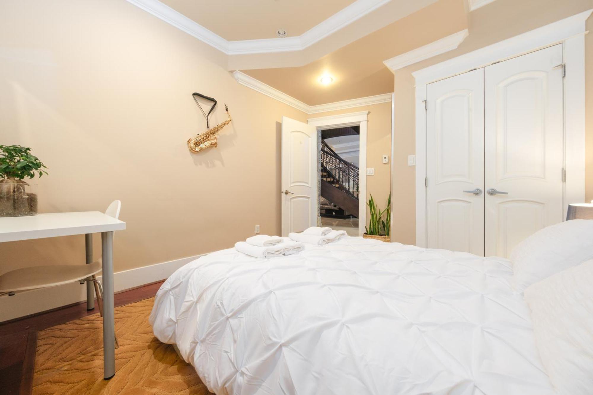 Oakridge Luxury Homestay Ванкувър Екстериор снимка